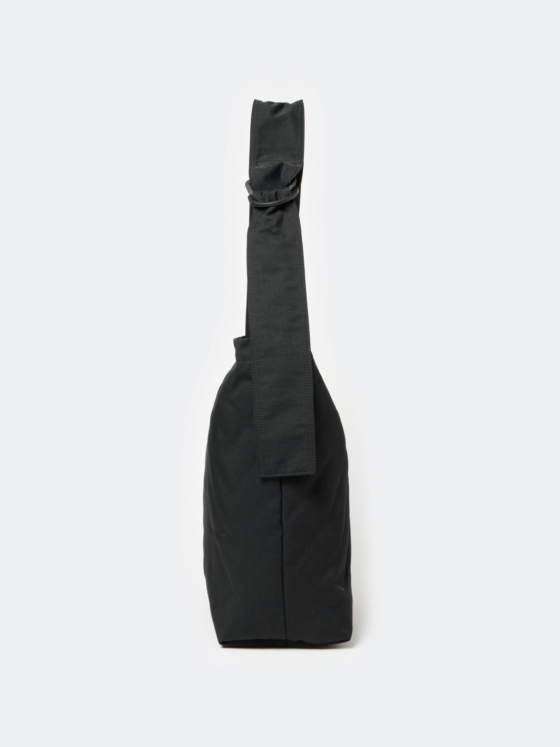 TECH SLING BAG
