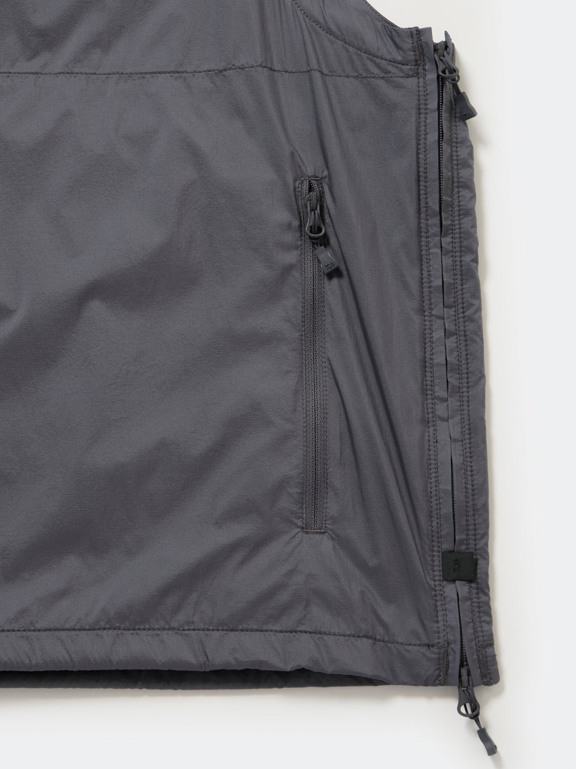 TECH WIND SHELL VEST