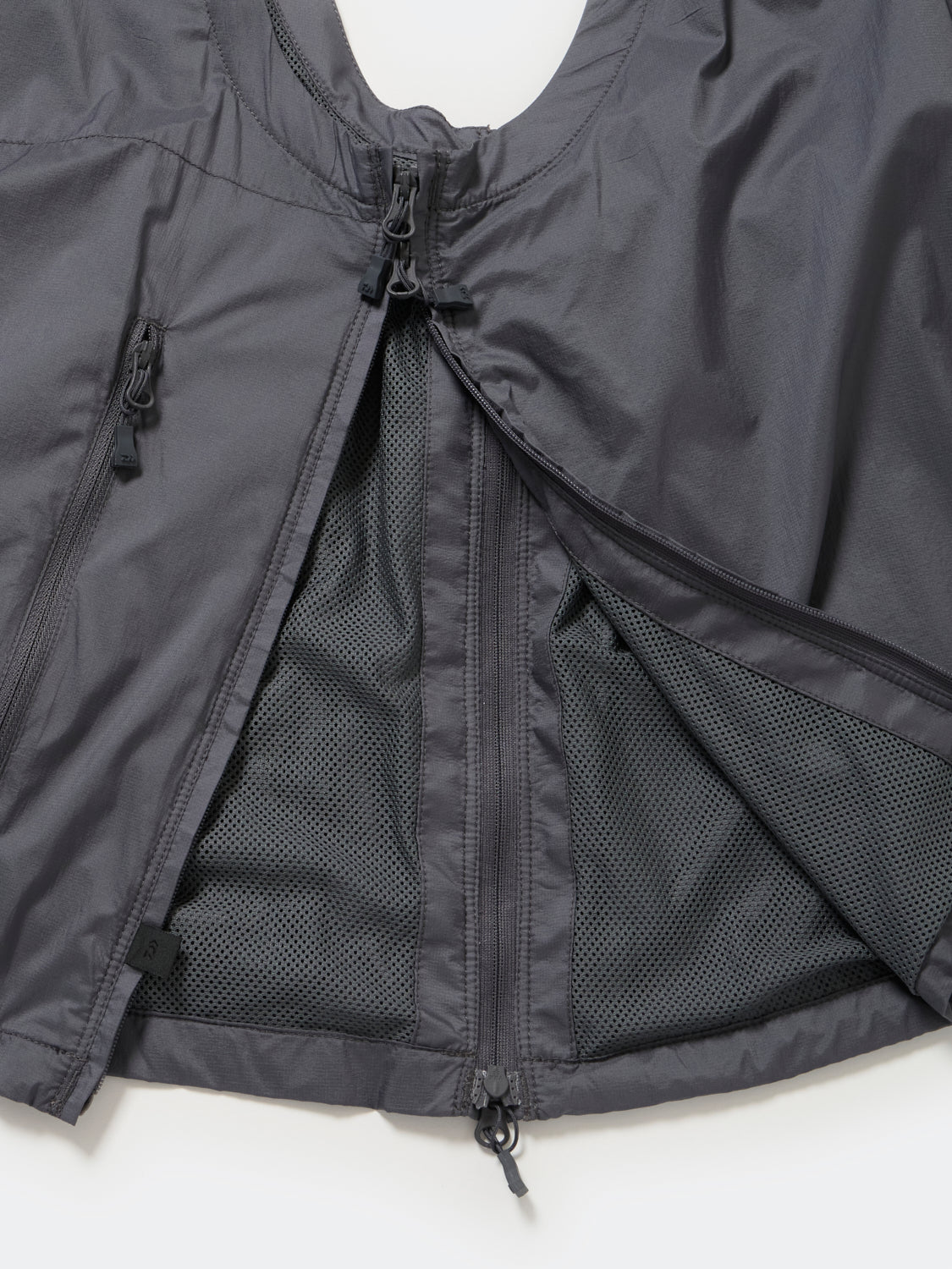 TECH WIND SHELL VEST