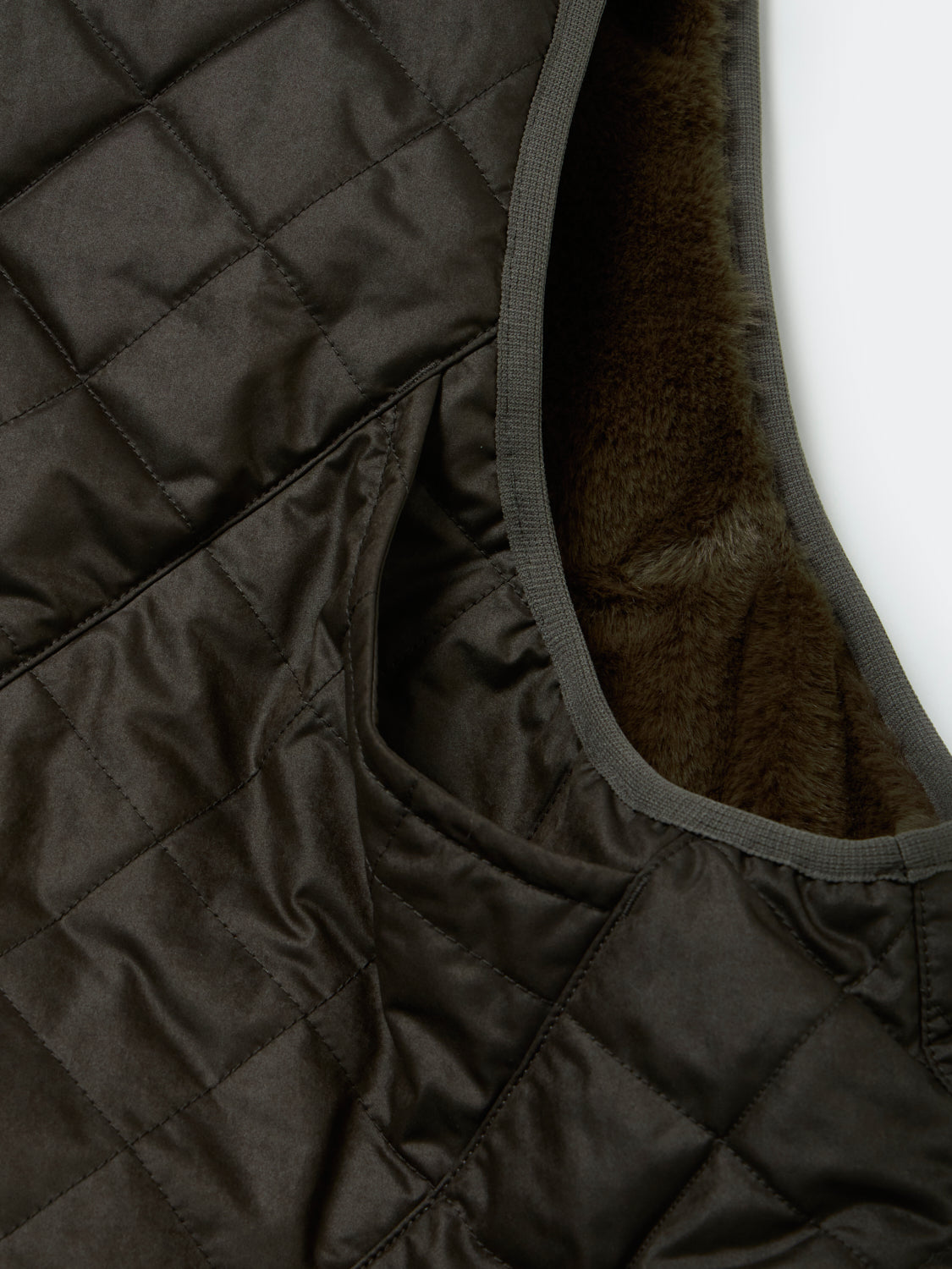 W's TECH REVERSIBLE BRITISH HUNTER FUR VEST