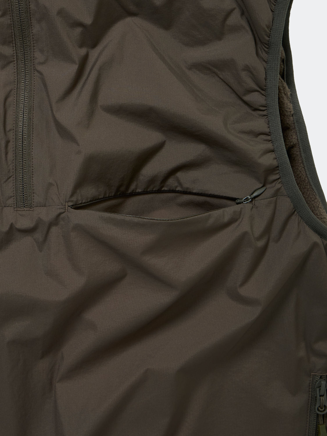 TECH REVERSIBLE PULLOVER PUFF VEST