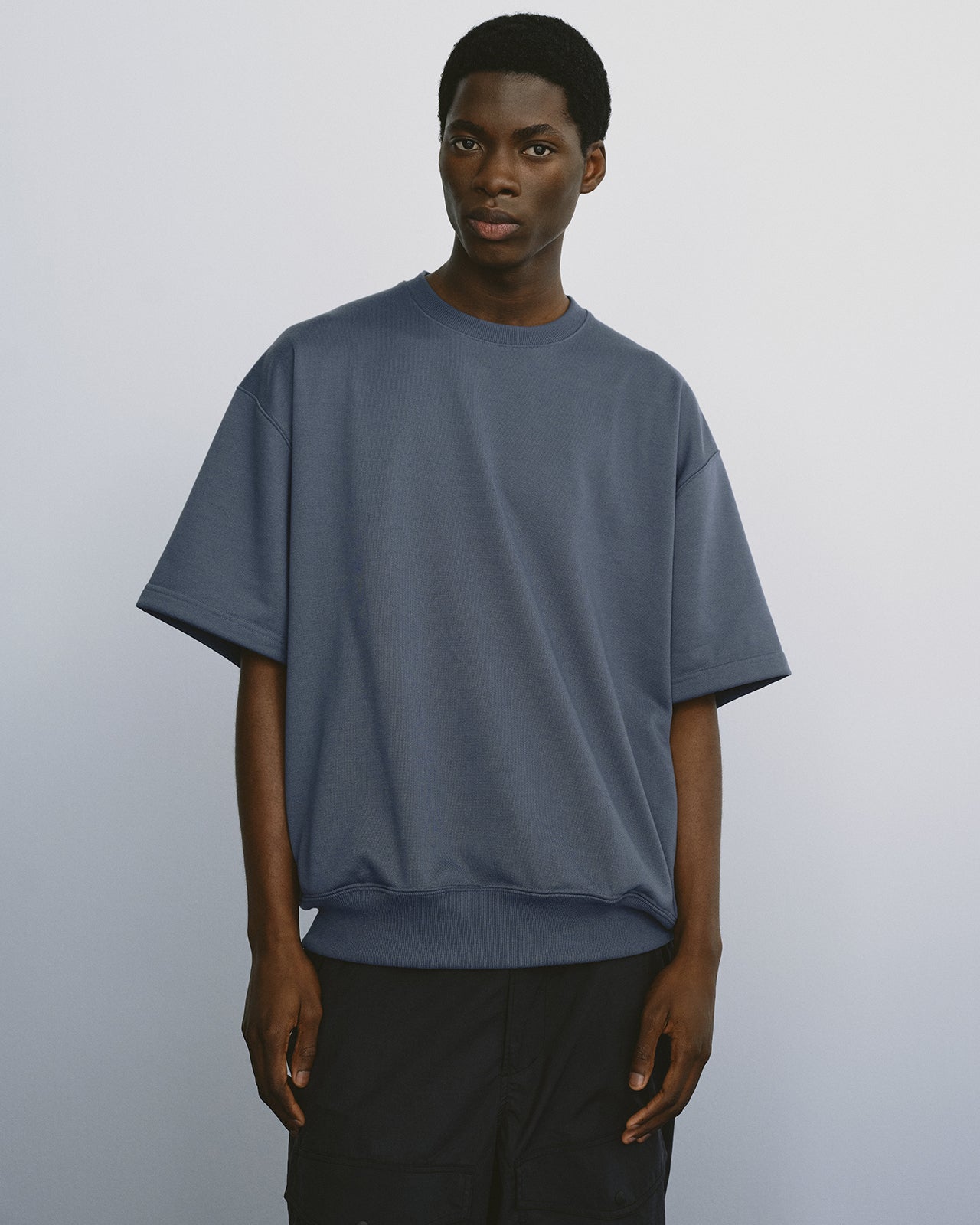 model：H187, B82, W70, H91, Lサイズ着用