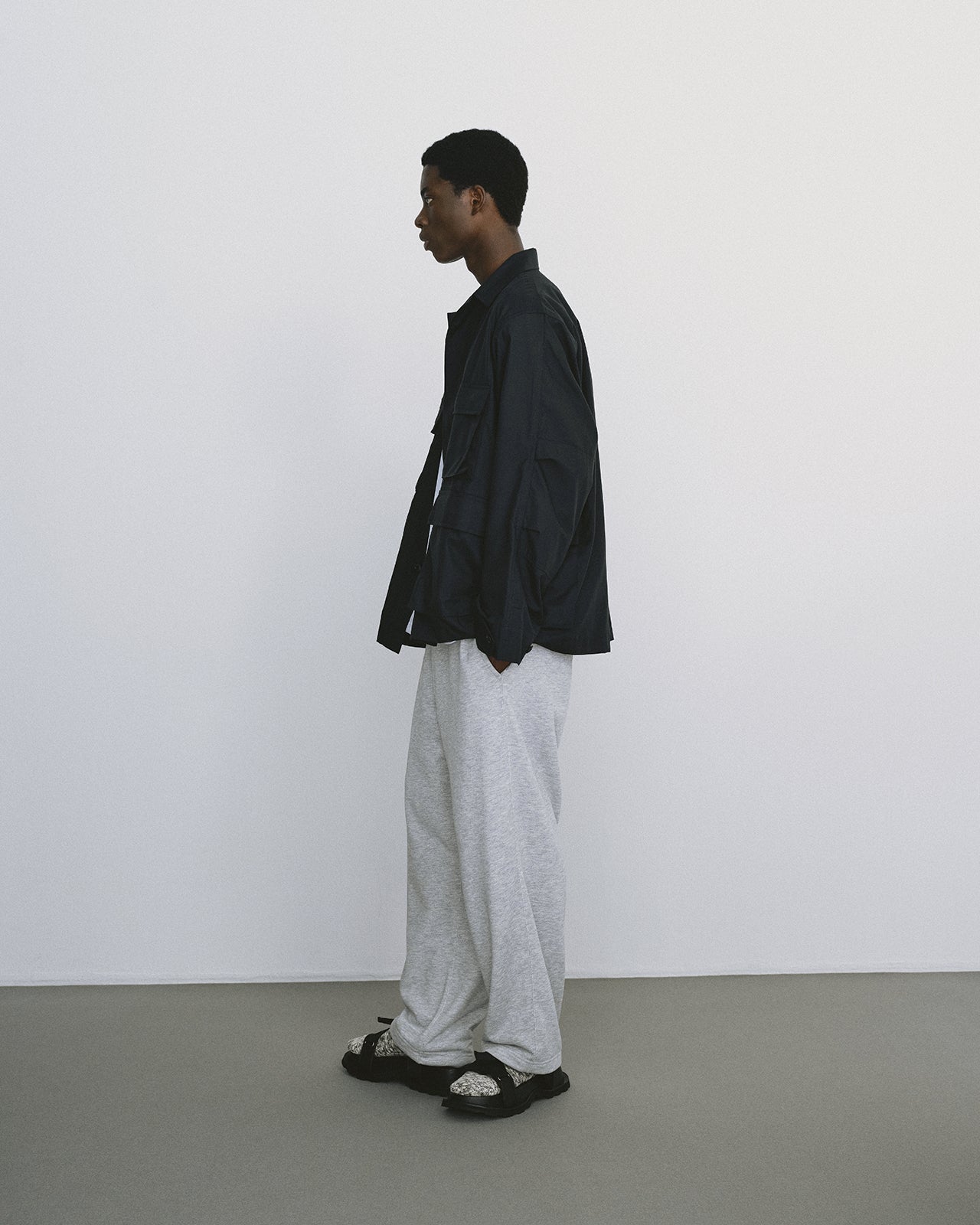 model：H187, B82, W70, H91, Lサイズ着用