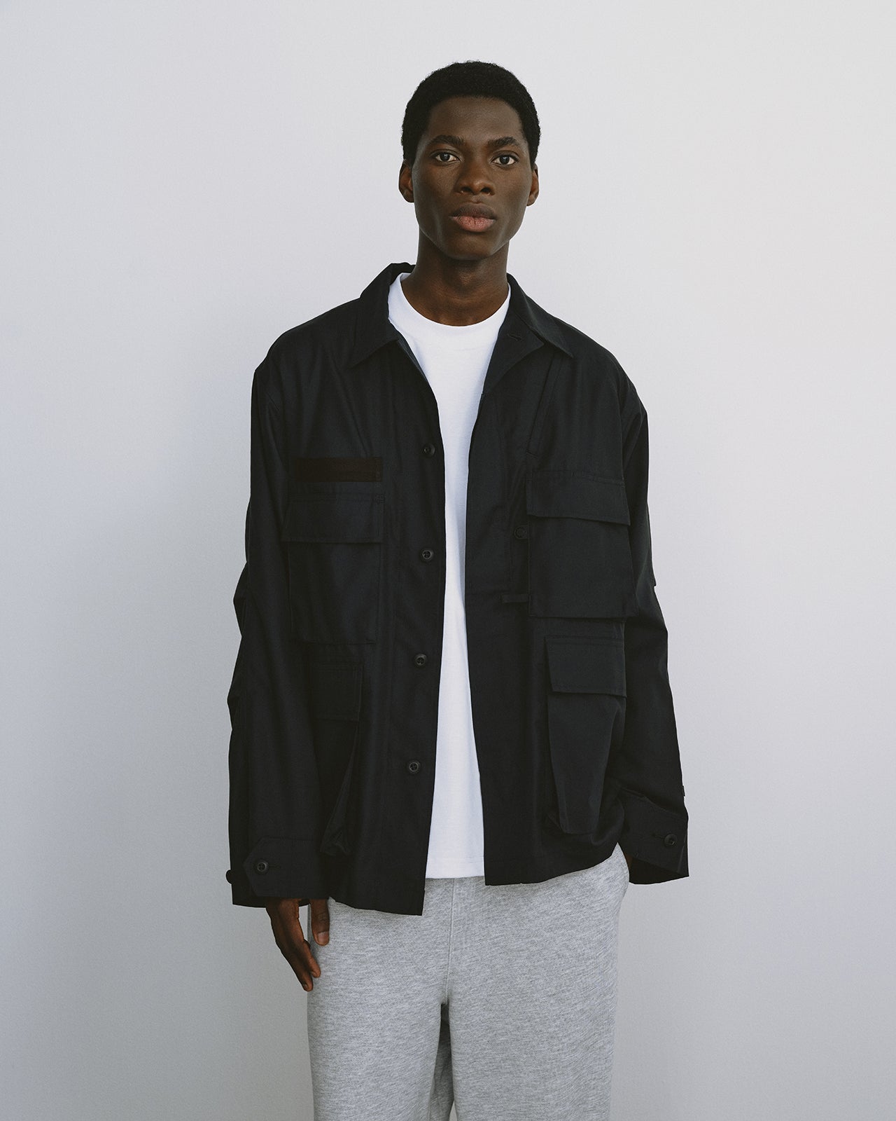 model：H187, B82, W70, H91, Lサイズ着用