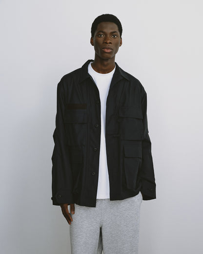 model：H187, B82, W70, H91, Lサイズ着用