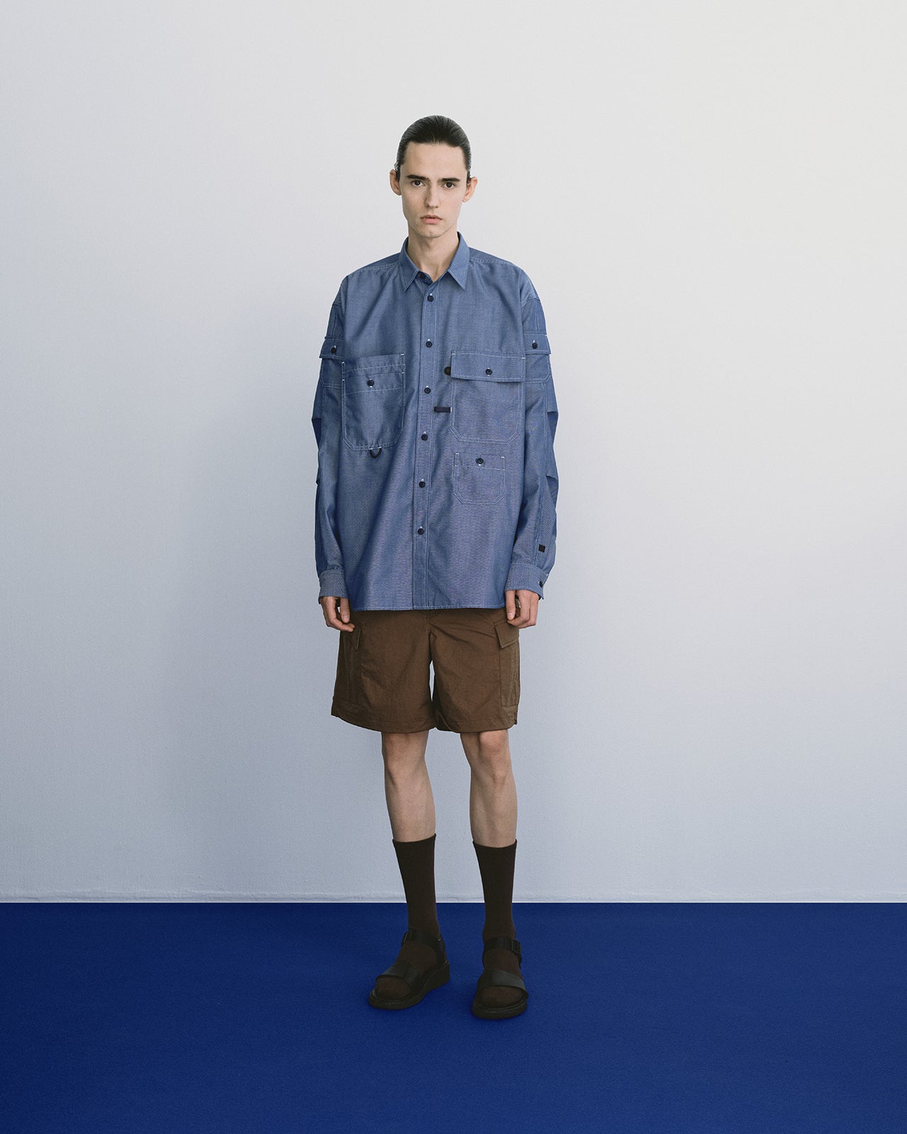 model：H187, B85, W76, H90, Lサイズ着用