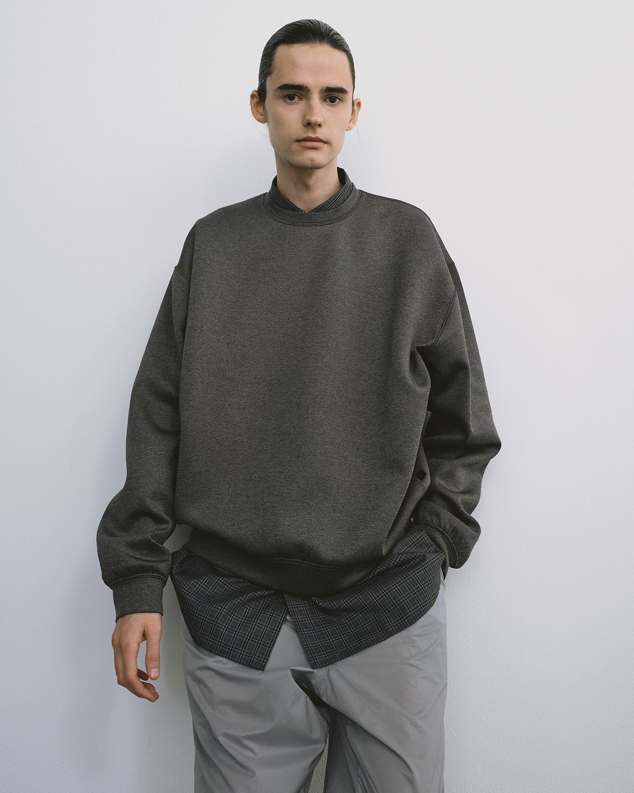 model：H187, B85, W76, H90, Lサイズ着用