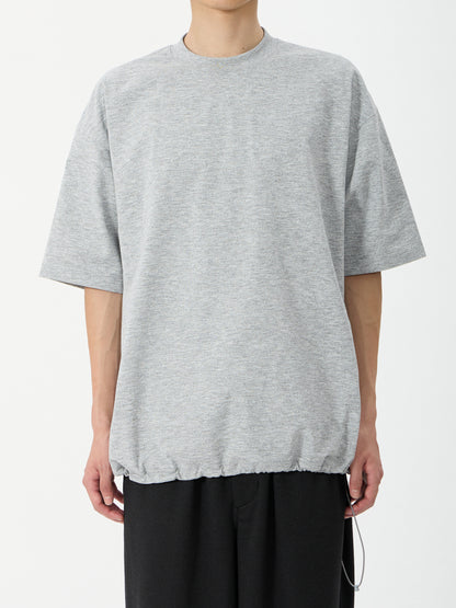 model：H181, C89, W68, H83, Lサイズ着用