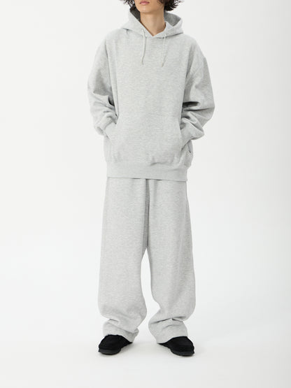 model：H181, C89, W68, H83, Lサイズ着用