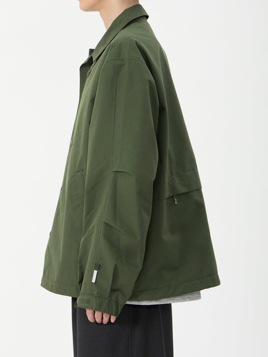 model：H181, C89, W68, H83, Lサイズ着用