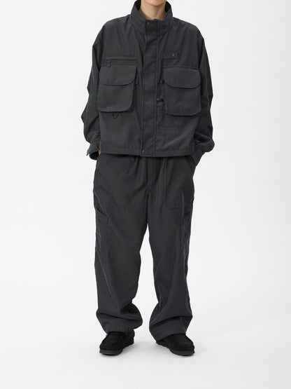 model：H181, C89, W68, H83, Lサイズ着用