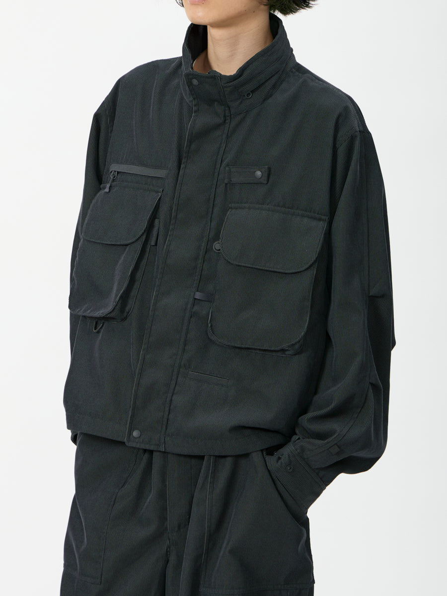 model：H181, B89, W68, H83, Lサイズ着用