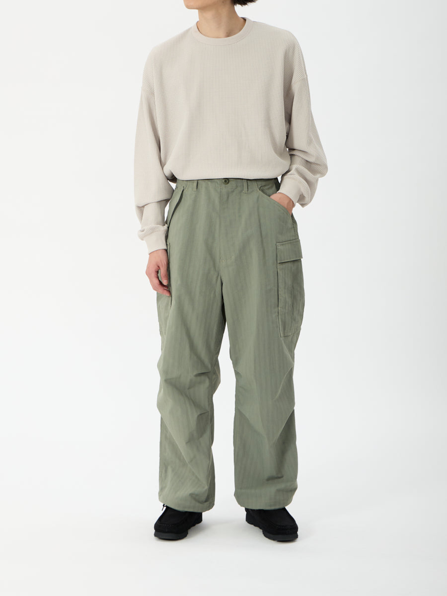 model：H181, B89, W68, H83, Lサイズ着用