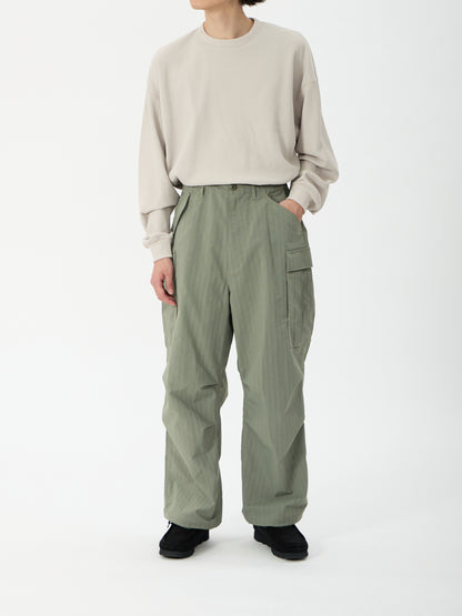 model：H181, B89, W68, H83, Lサイズ着用