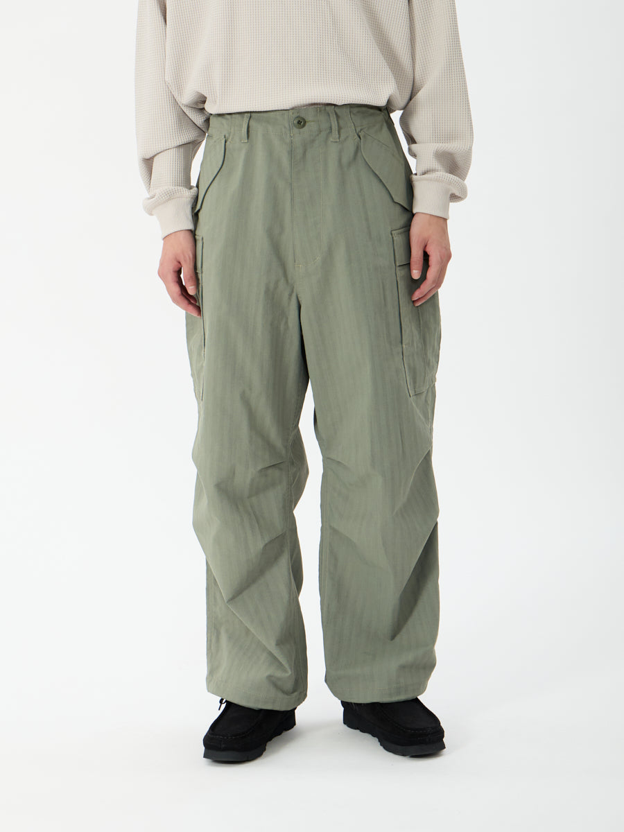 model：H181, B89, W68, H83, Lサイズ着用