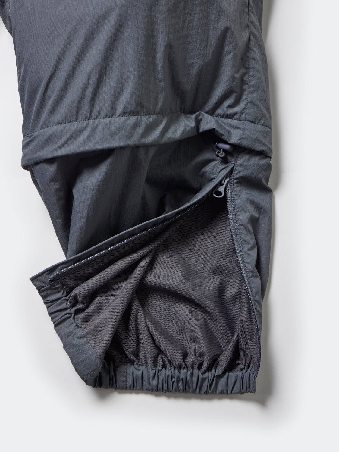 TECH DECHATABLE WINDBREAKER PANTS