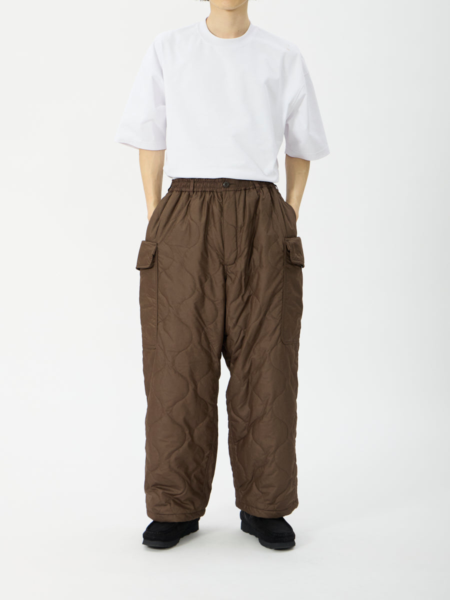 model：H181, C89, W68, H83, Lサイズ着用