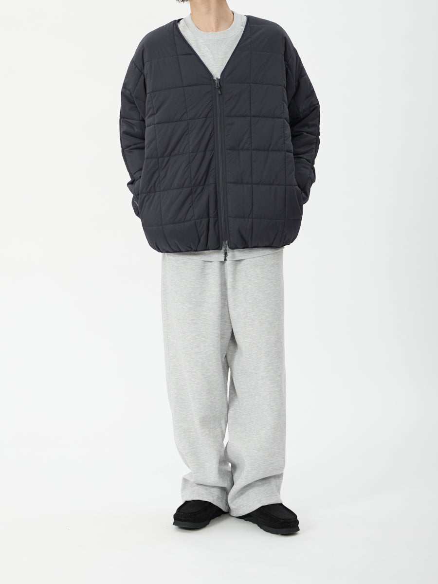 model：H181, C89, W68, H83, Lサイズ着用