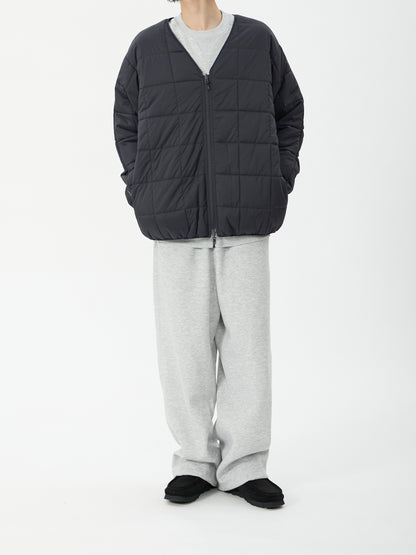 model：H181, C89, W68, H83, Lサイズ着用
