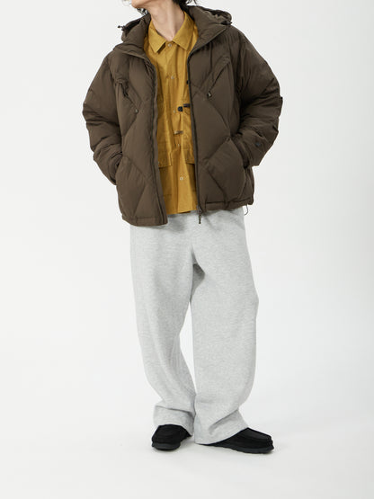 model：H181, C89, W68, H83, Lサイズ着用