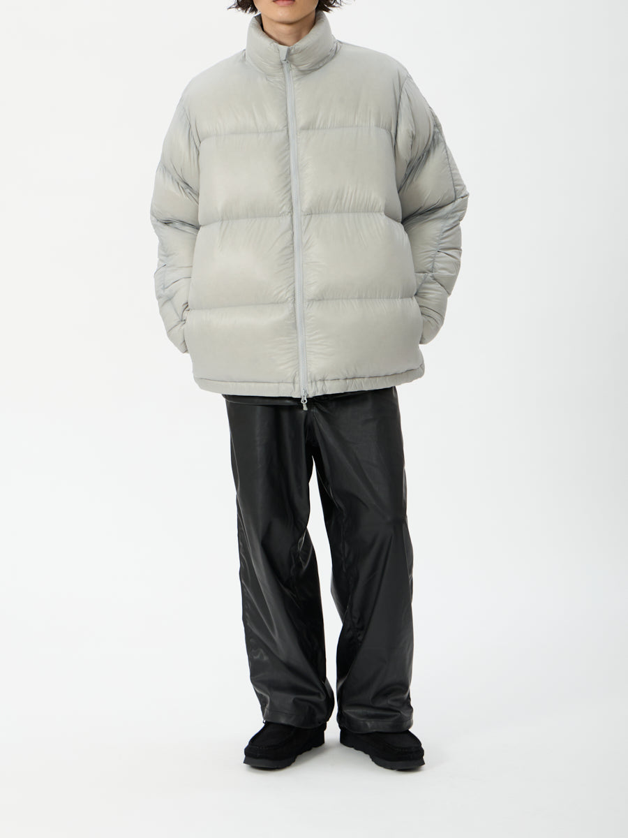 model：H181, C89, W68, H83, Lサイズ着用