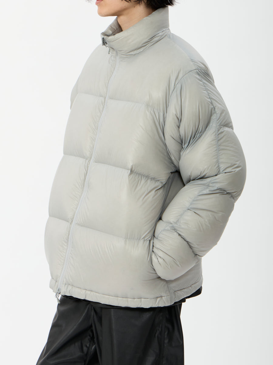 model：H181, C89, W68, H83, Lサイズ着用