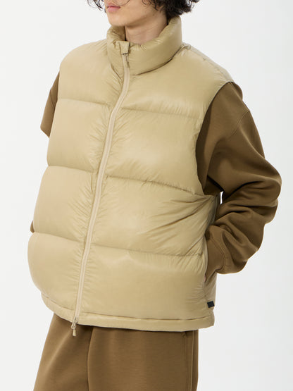 model：H181, C89, W68, H83, Lサイズ着用
