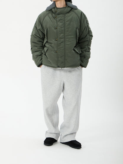model：H181, C89, W68, H83, Lサイズ着用