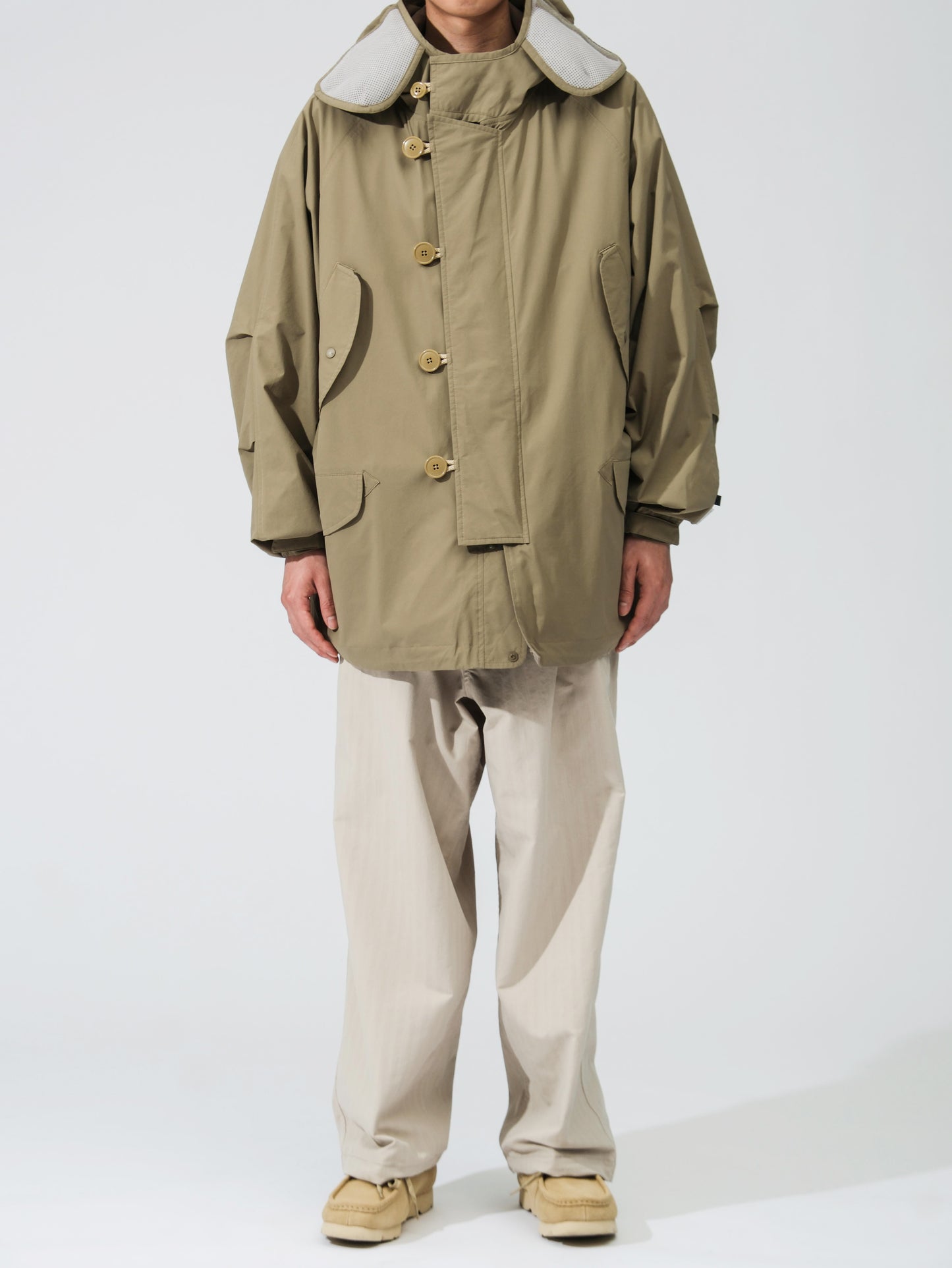 model：H174, Lサイズ着用