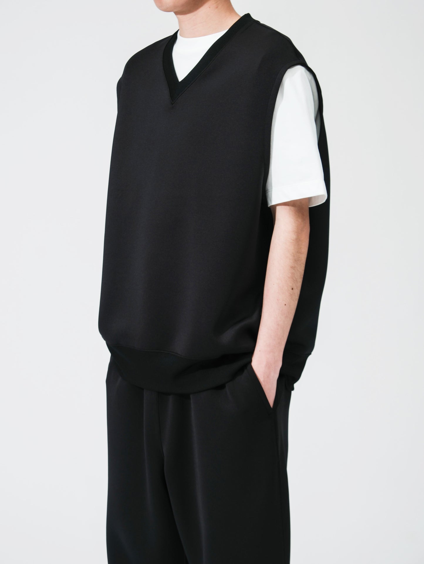 TECH SCUBA KNIT VEST